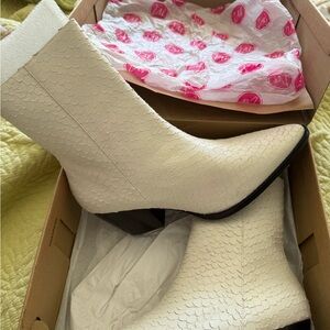 Matisse Caty White Snake ankle boot